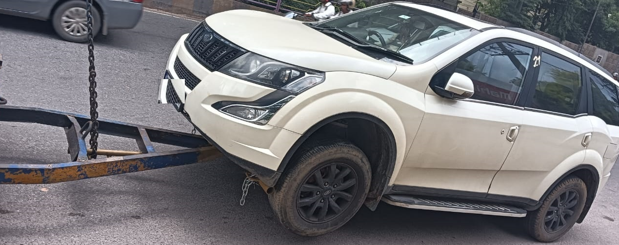 xuv car towing